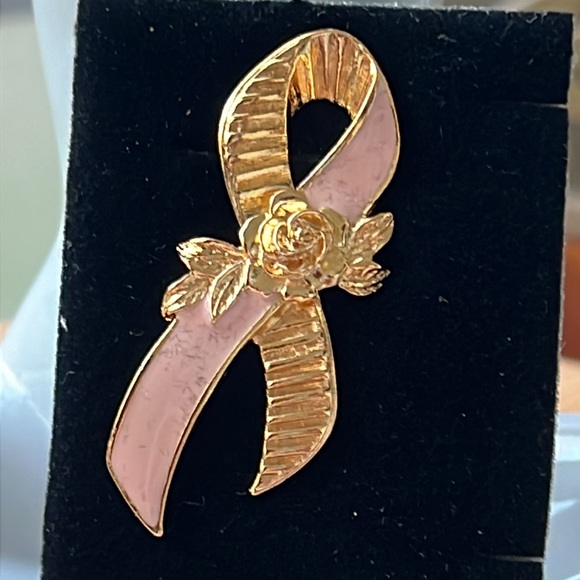 Breast cancer pin in gold and pink.. new in box - Picture 3 of 5